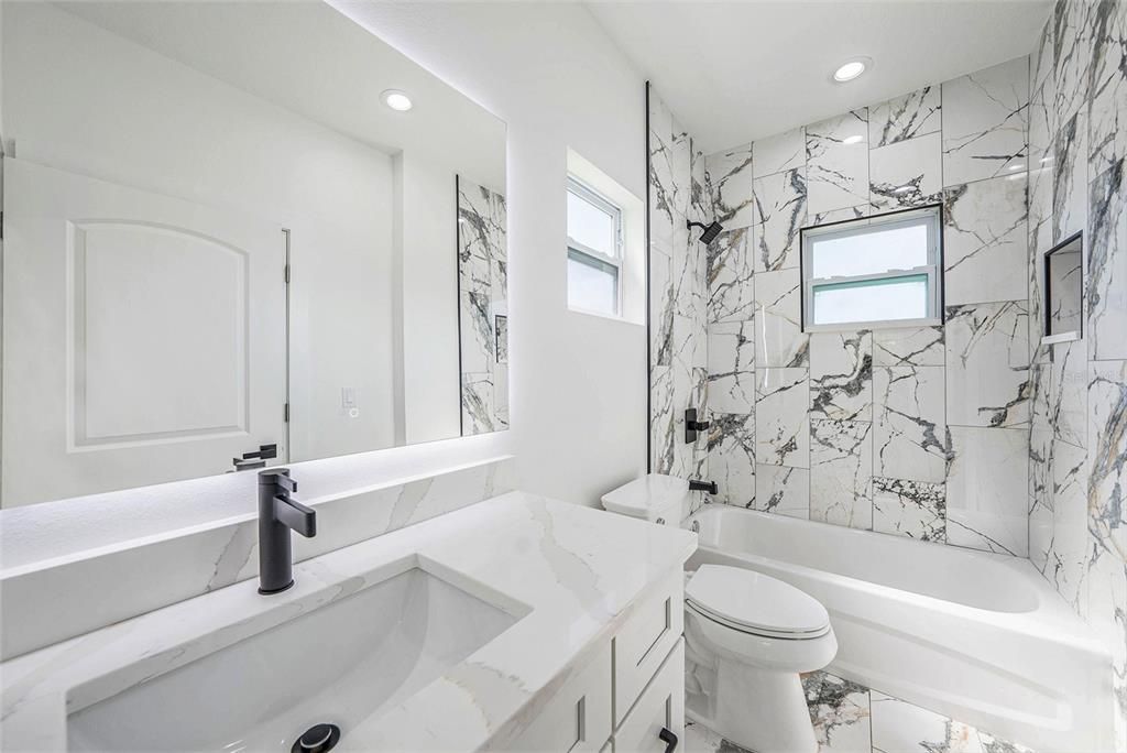 En Venta: $724,900 (5 camas, 4 baños, 2654 Pies cuadrados)