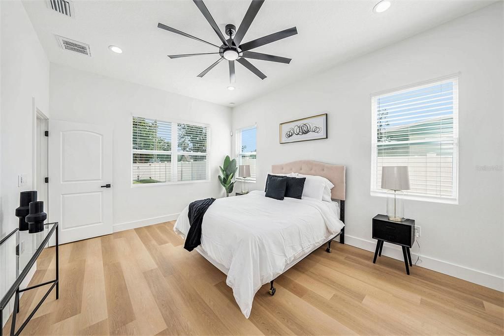 En Venta: $724,900 (5 camas, 4 baños, 2654 Pies cuadrados)