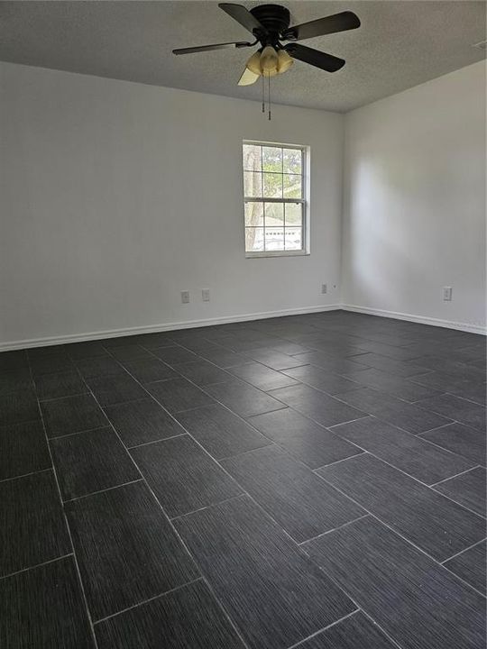 For Sale: $379,900 (3 beds, 2 baths, 1676 Square Feet)