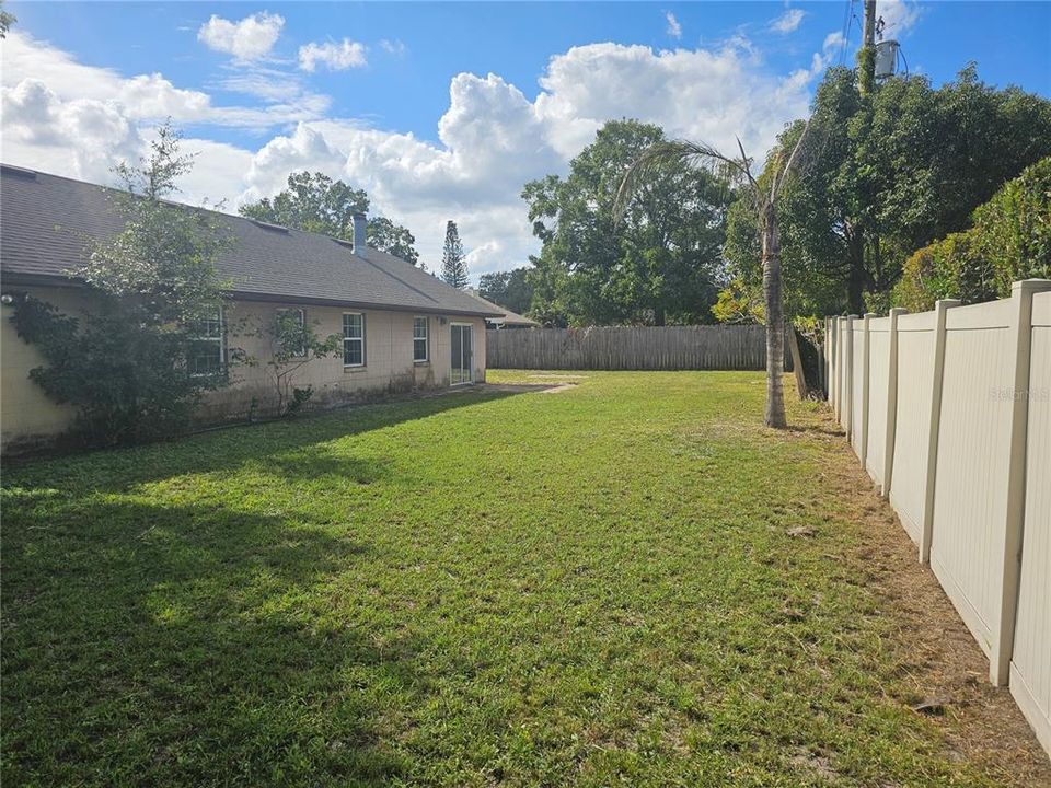 For Sale: $379,900 (3 beds, 2 baths, 1676 Square Feet)