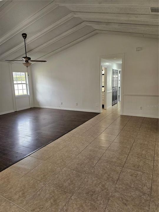 For Sale: $379,900 (3 beds, 2 baths, 1676 Square Feet)