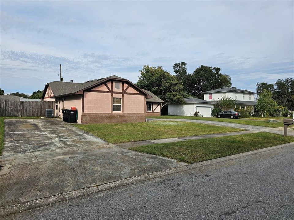 For Sale: $379,900 (3 beds, 2 baths, 1676 Square Feet)