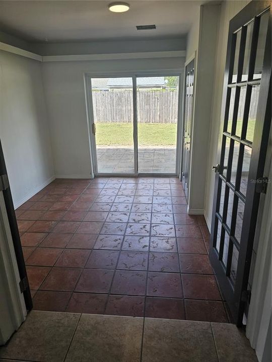 For Sale: $379,900 (3 beds, 2 baths, 1676 Square Feet)