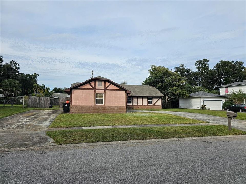 For Sale: $379,900 (3 beds, 2 baths, 1676 Square Feet)