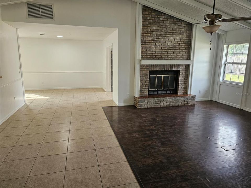 For Sale: $379,900 (3 beds, 2 baths, 1676 Square Feet)