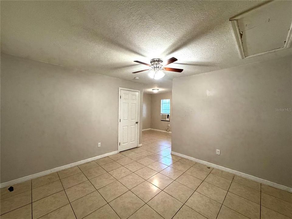 出租: $1,000 (1 贝兹, 1 浴室, 600 平方英尺)