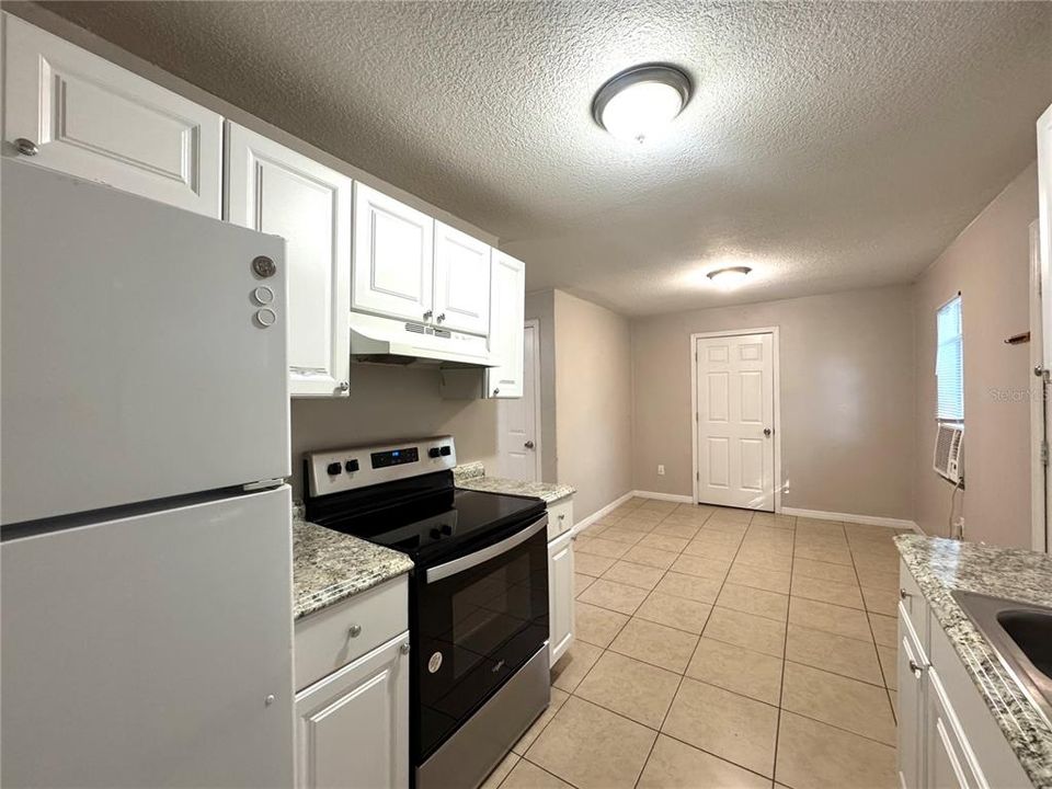 出租: $1,000 (1 贝兹, 1 浴室, 600 平方英尺)