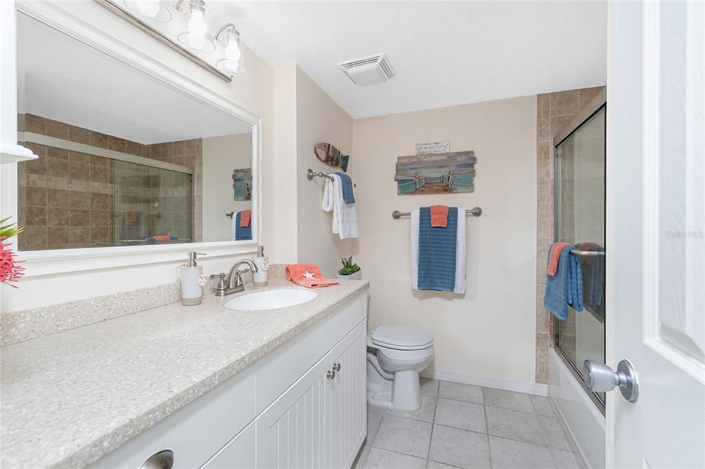 待售: $698,000 (3 贝兹, 3 浴室, 1555 平方英尺)