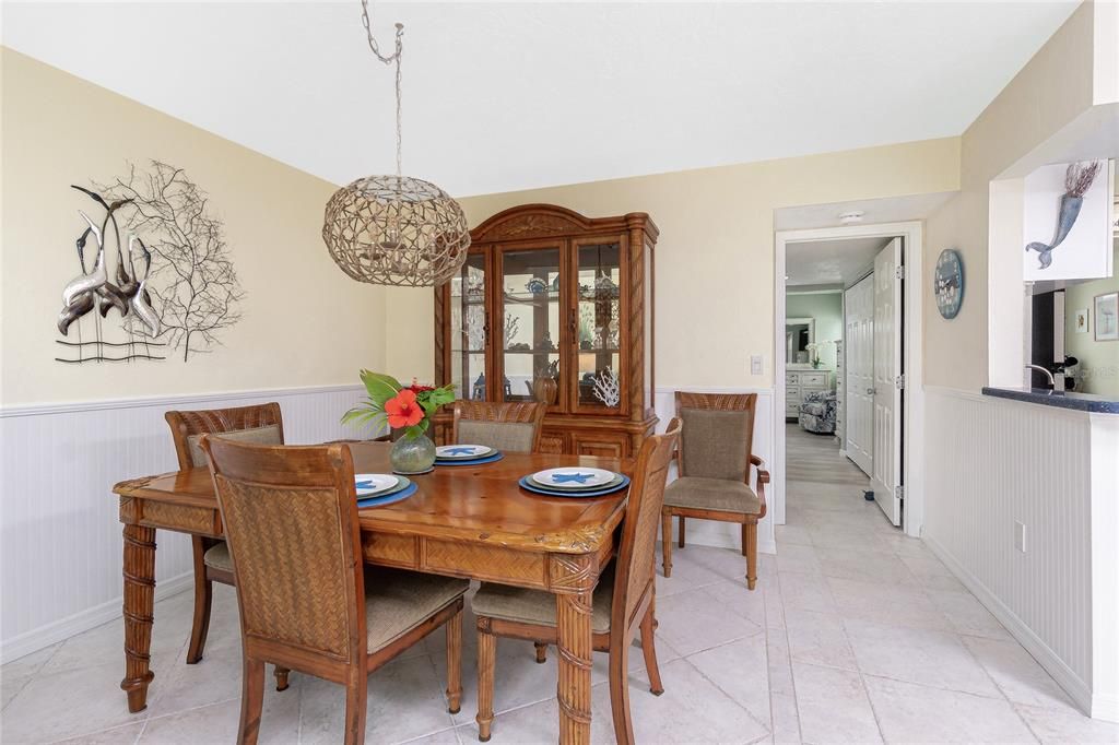 待售: $698,000 (3 贝兹, 3 浴室, 1555 平方英尺)