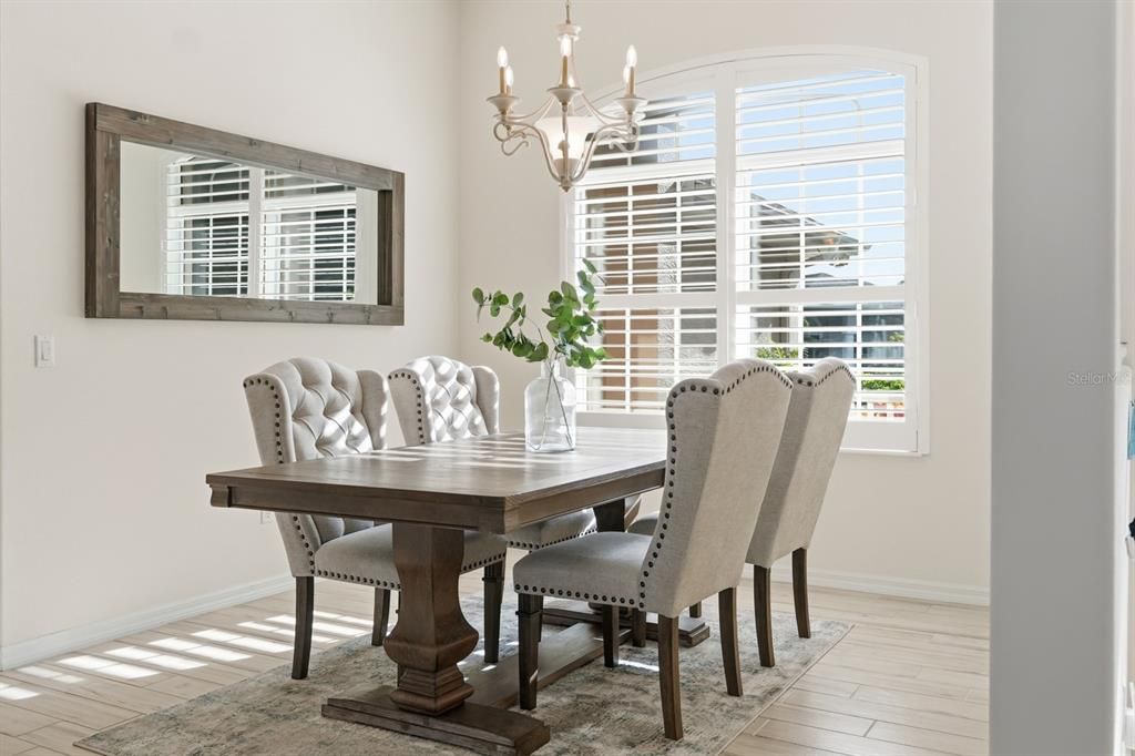 待售: $870,000 (4 贝兹, 2 浴室, 2364 平方英尺)