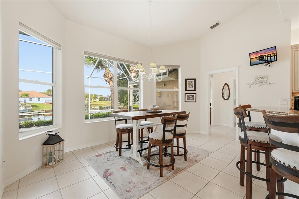 待售: $870,000 (4 贝兹, 2 浴室, 2364 平方英尺)