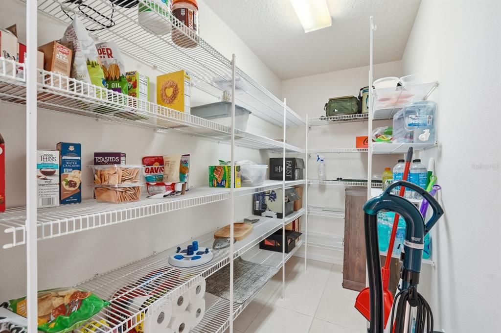 待售: $870,000 (4 贝兹, 2 浴室, 2364 平方英尺)