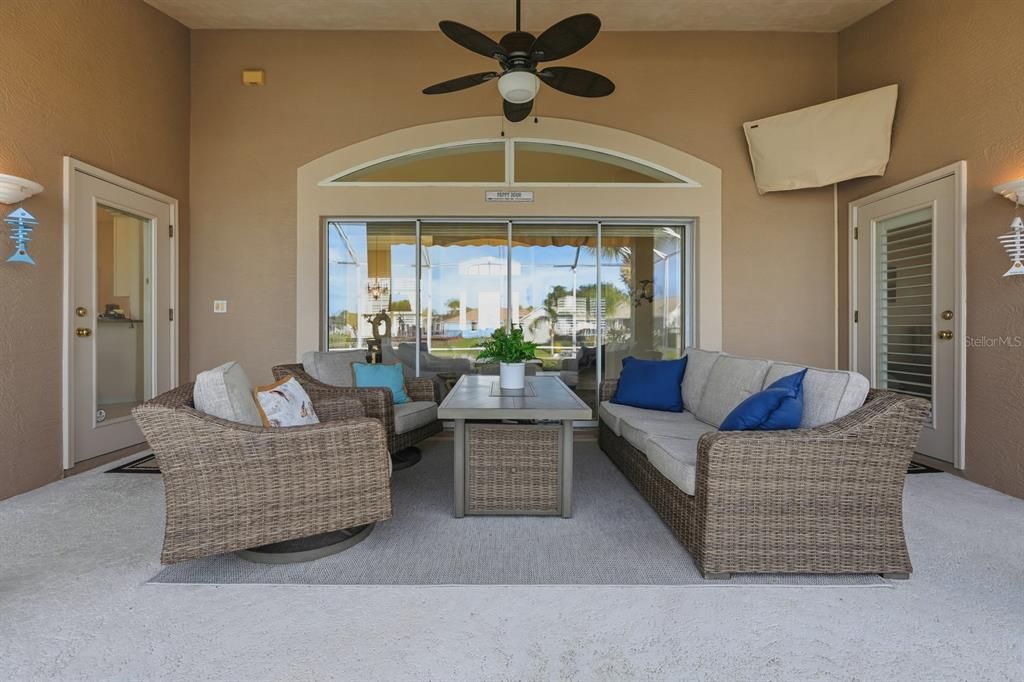 待售: $870,000 (4 贝兹, 2 浴室, 2364 平方英尺)