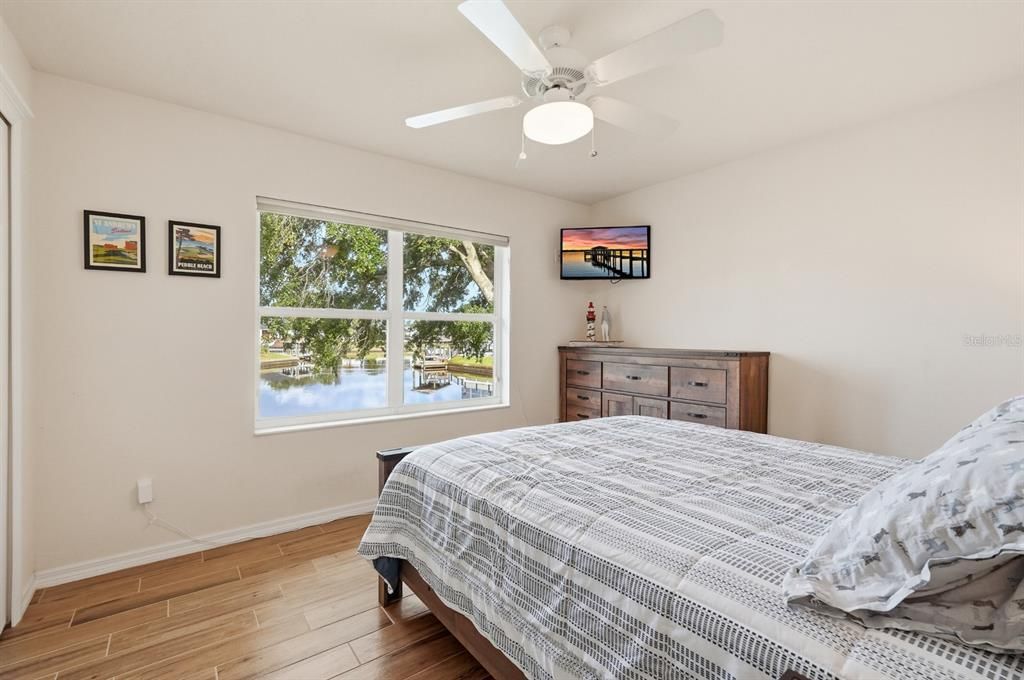 待售: $870,000 (4 贝兹, 2 浴室, 2364 平方英尺)