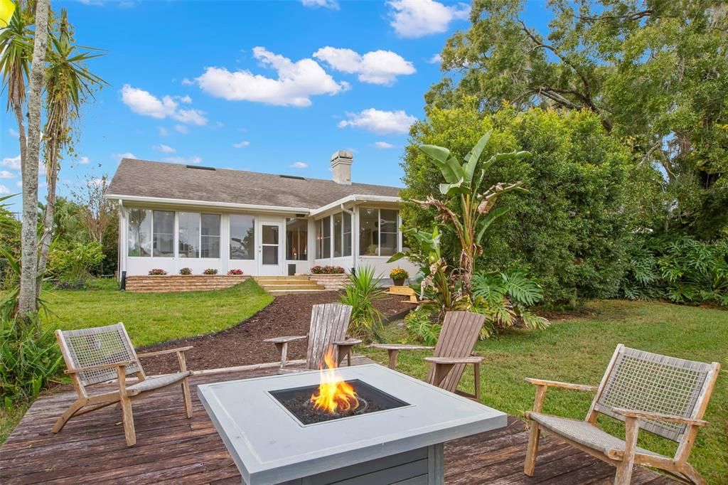 For Sale: $699,990 (3 beds, 2 baths, 2400 Square Feet)