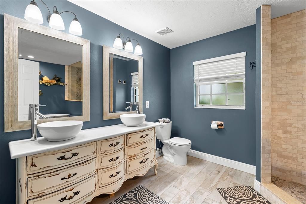 For Sale: $699,990 (3 beds, 2 baths, 2400 Square Feet)