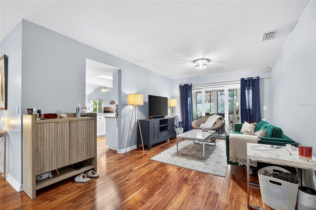 待售: $520,000 (3 贝兹, 2 浴室, 2046 平方英尺)