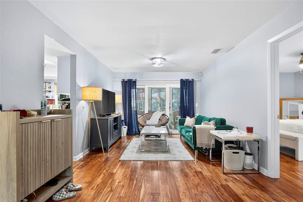 待售: $520,000 (3 贝兹, 2 浴室, 2046 平方英尺)