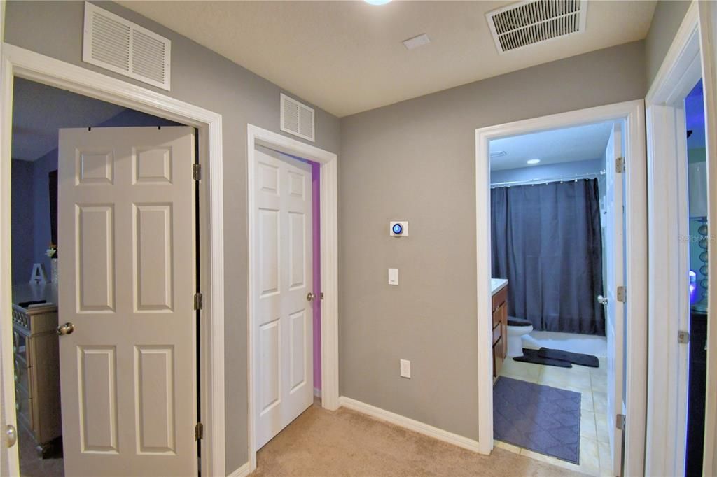 En Venta: $385,000 (4 camas, 2 baños, 2612 Pies cuadrados)