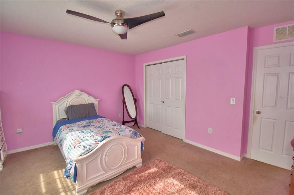 En Venta: $385,000 (4 camas, 2 baños, 2612 Pies cuadrados)