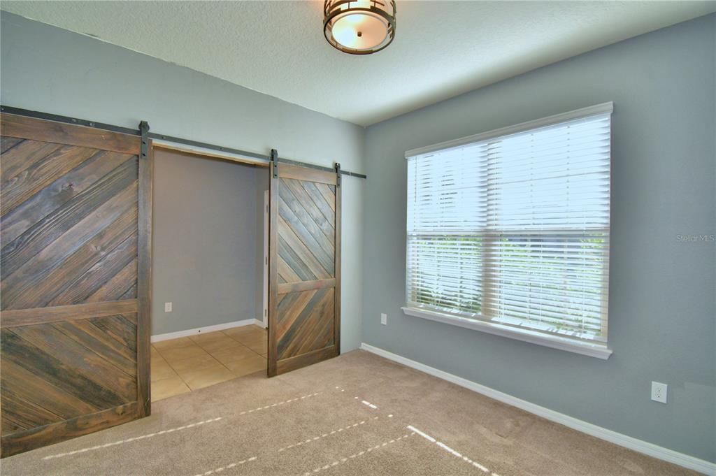 En Venta: $385,000 (4 camas, 2 baños, 2612 Pies cuadrados)