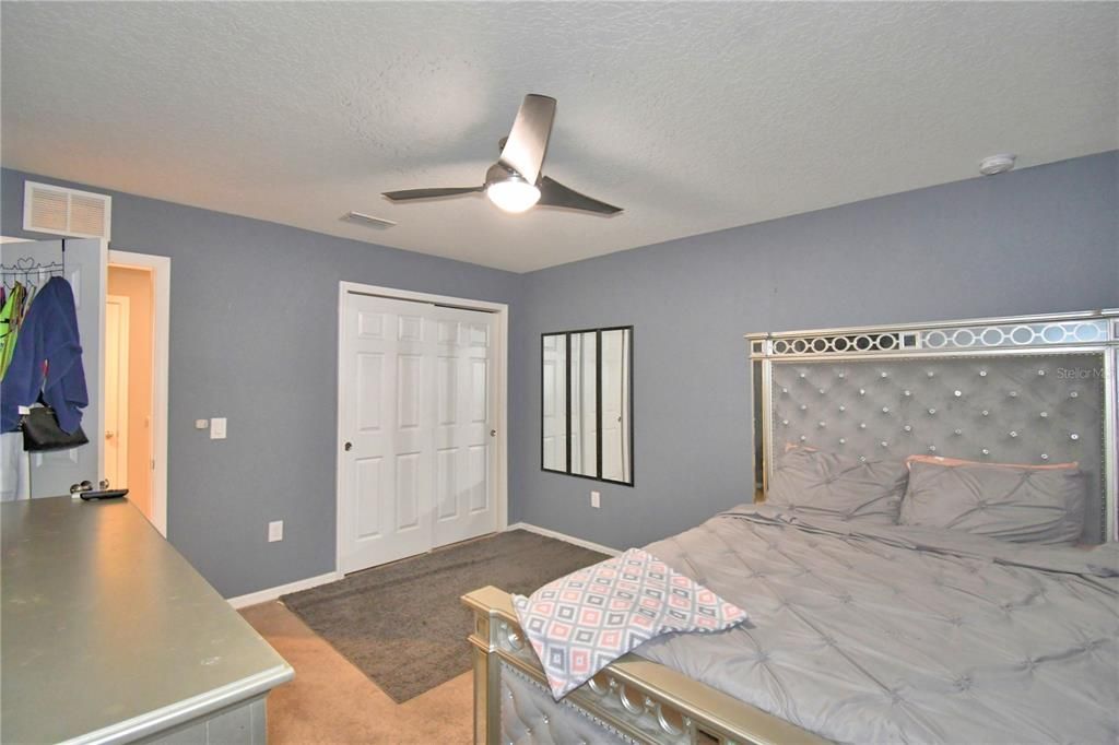 En Venta: $385,000 (4 camas, 2 baños, 2612 Pies cuadrados)