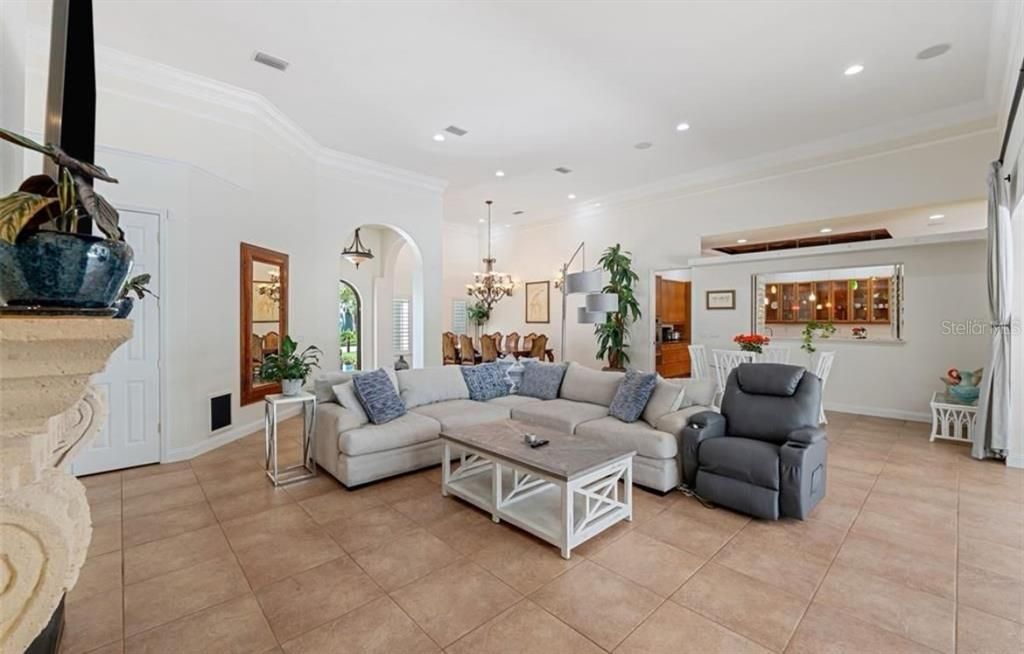 For Rent: $6,000 (3 beds, 4 baths, 3127 Square Feet)