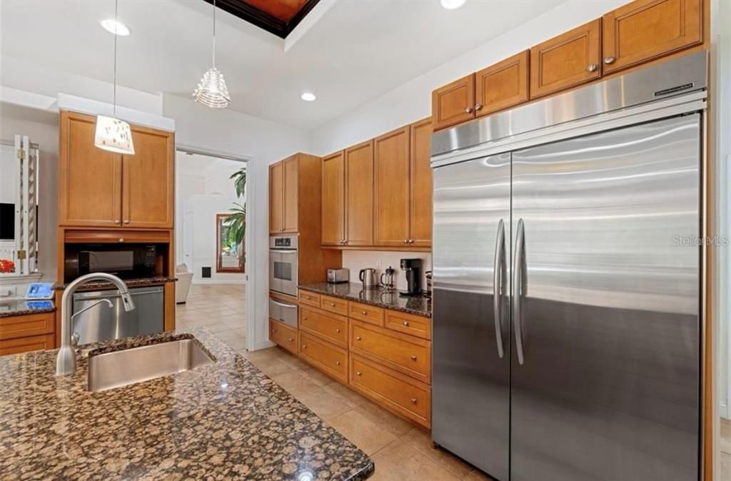 For Rent: $6,000 (3 beds, 4 baths, 3127 Square Feet)