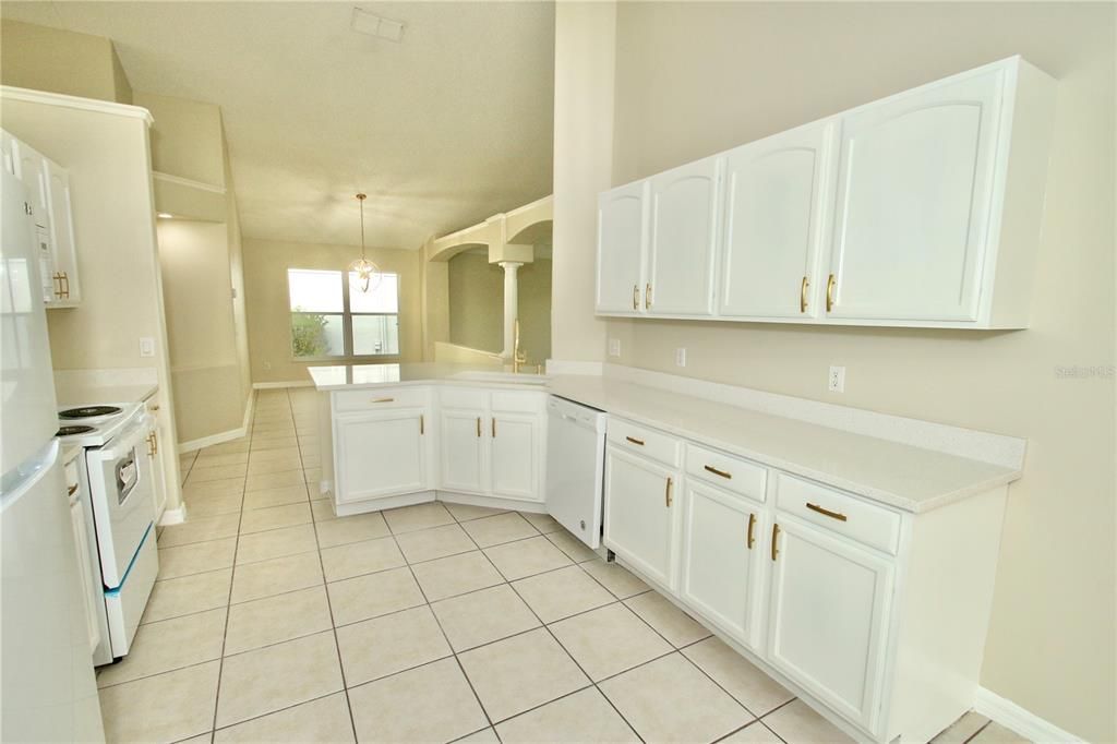 出租: $2,600 (4 贝兹, 2 浴室, 1822 平方英尺)