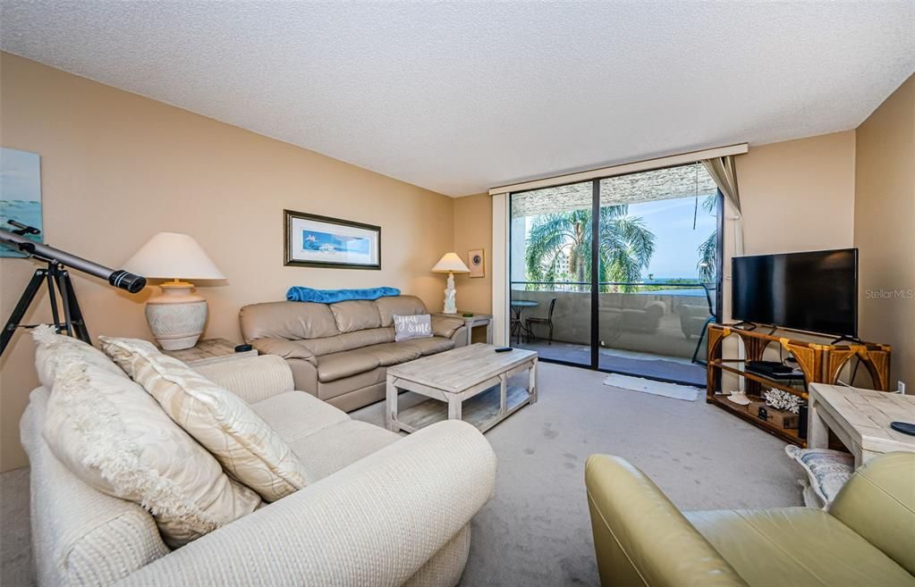 For Rent: $3,800 (2 beds, 2 baths, 1236 Square Feet)