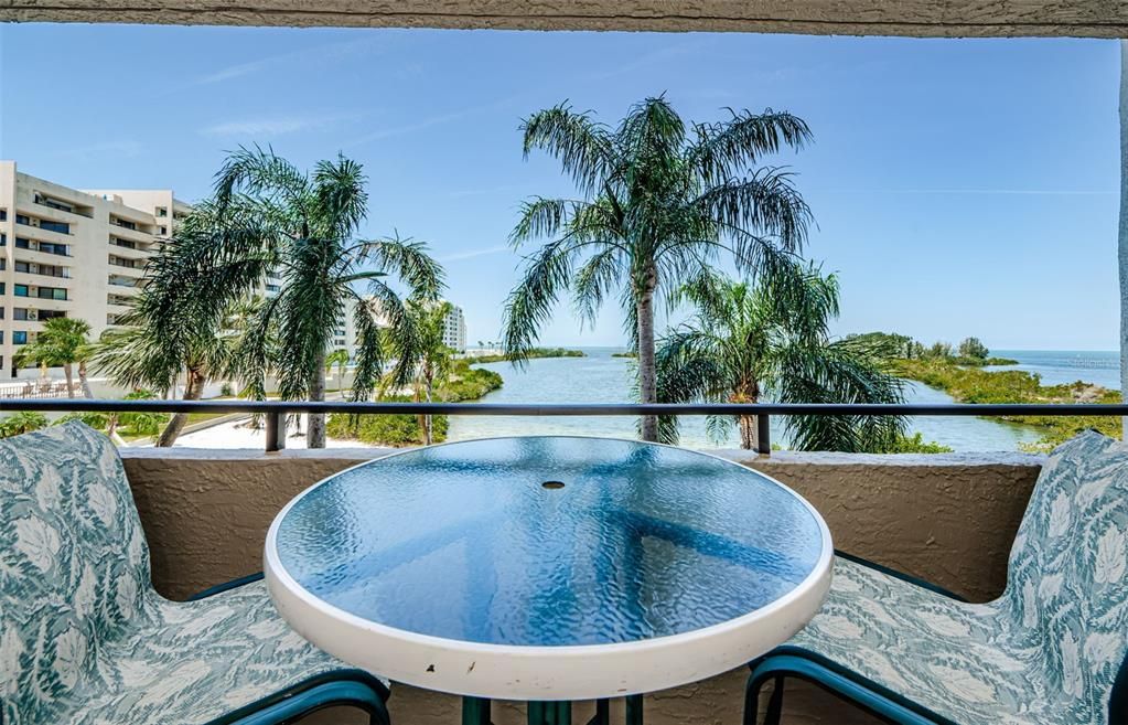 For Rent: $3,800 (2 beds, 2 baths, 1236 Square Feet)