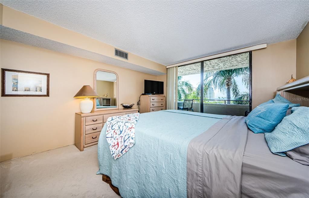 For Rent: $3,800 (2 beds, 2 baths, 1236 Square Feet)