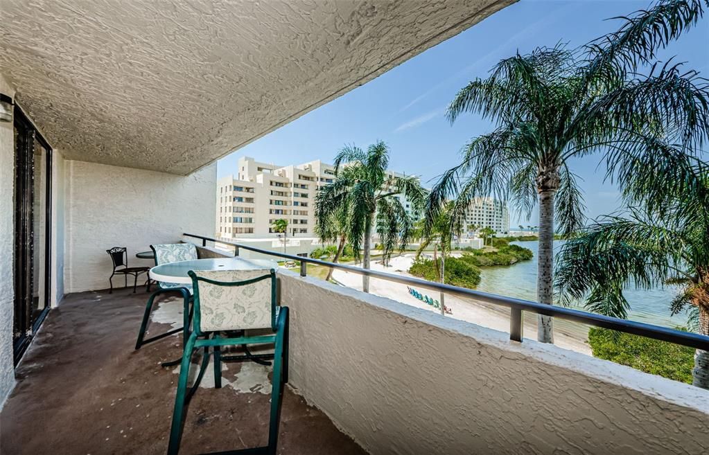 For Rent: $3,800 (2 beds, 2 baths, 1236 Square Feet)