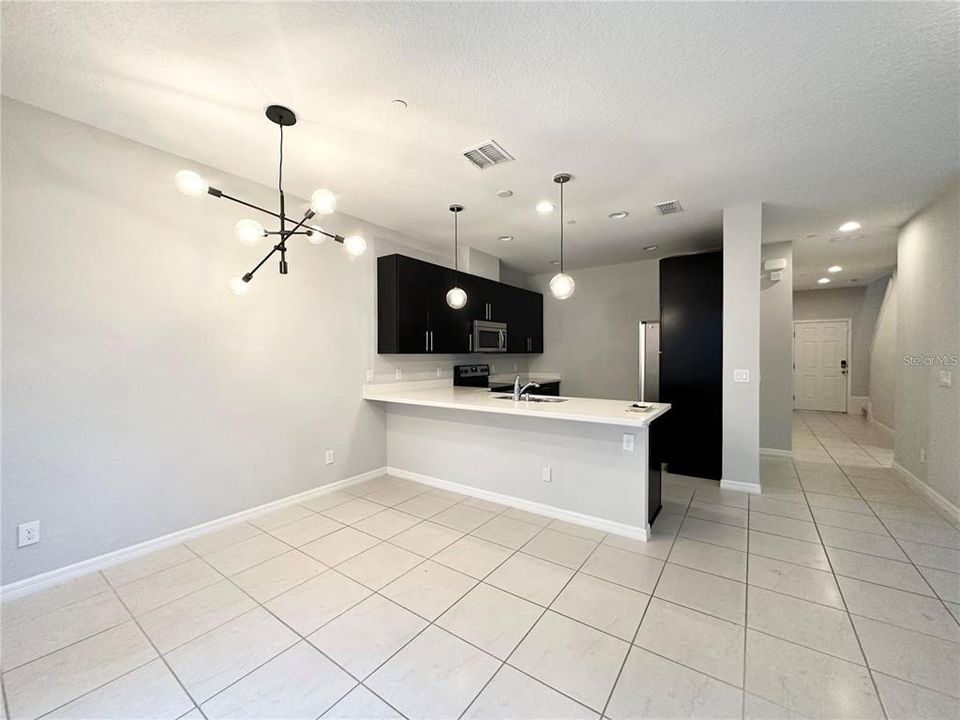 В аренду: $2,599 (3 спален, 2 ванн, 1585 Квадратных фут)