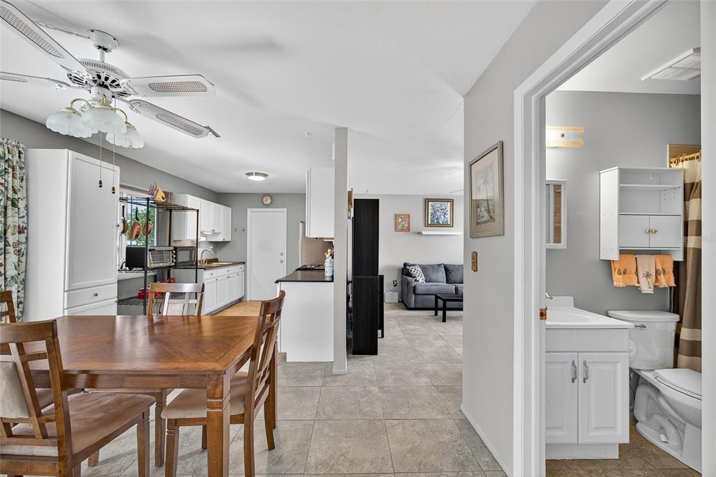 Active With Contract: $199,000 (2 beds, 2 baths, 888 Square Feet)