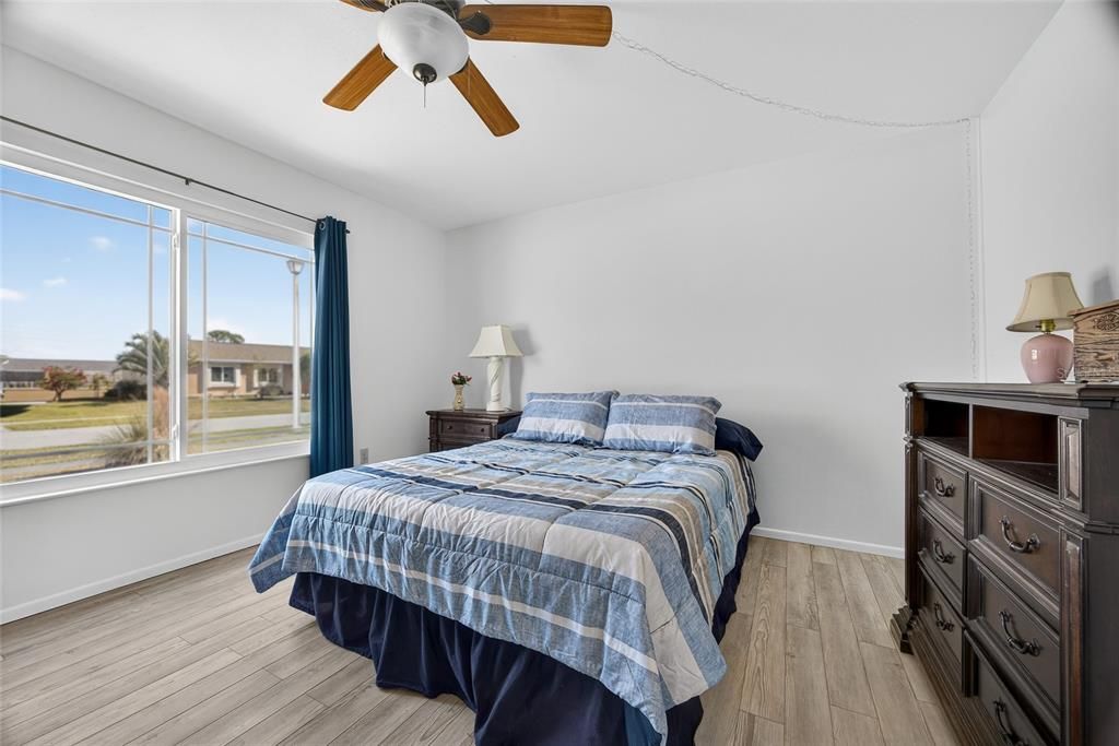 Active With Contract: $199,000 (2 beds, 2 baths, 888 Square Feet)