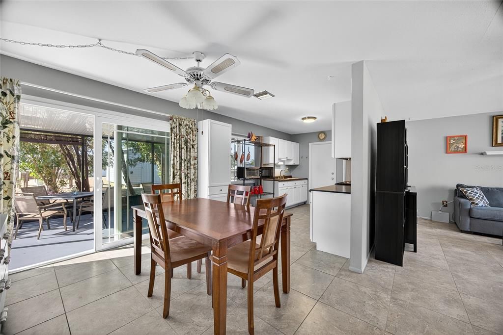 Active With Contract: $199,000 (2 beds, 2 baths, 888 Square Feet)