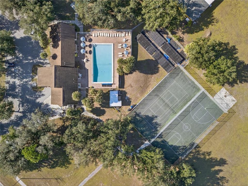 Active With Contract: $199,000 (2 beds, 2 baths, 888 Square Feet)