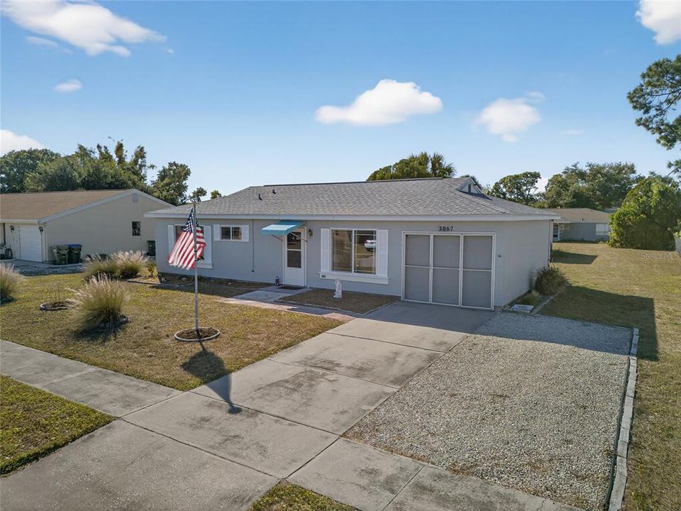 Active With Contract: $199,000 (2 beds, 2 baths, 888 Square Feet)