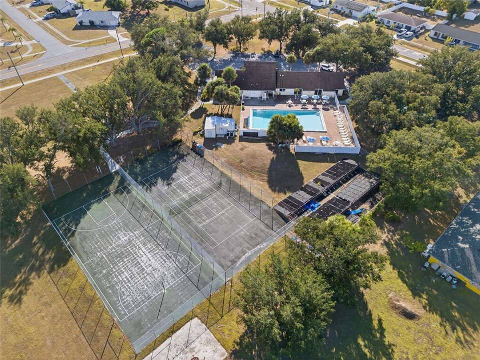 Active With Contract: $199,000 (2 beds, 2 baths, 888 Square Feet)