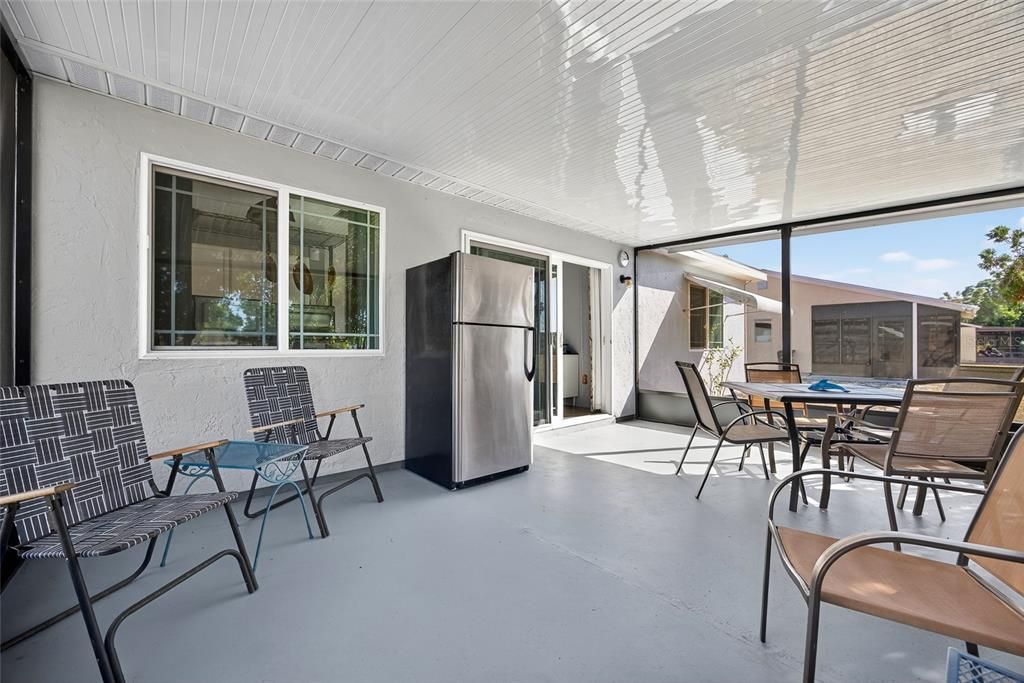 Active With Contract: $199,000 (2 beds, 2 baths, 888 Square Feet)