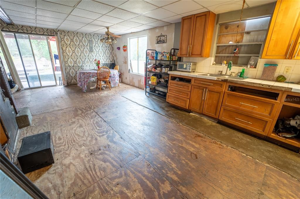 待售: $799,900 (3 贝兹, 2 浴室, 1981 平方英尺)