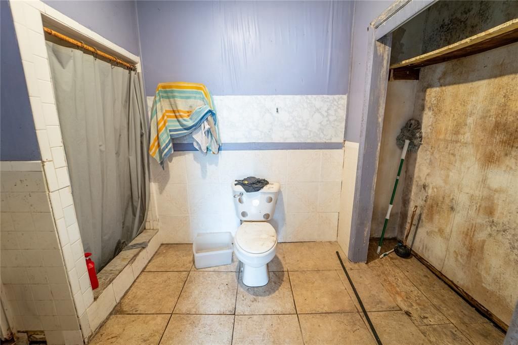 待售: $799,900 (3 贝兹, 2 浴室, 1981 平方英尺)