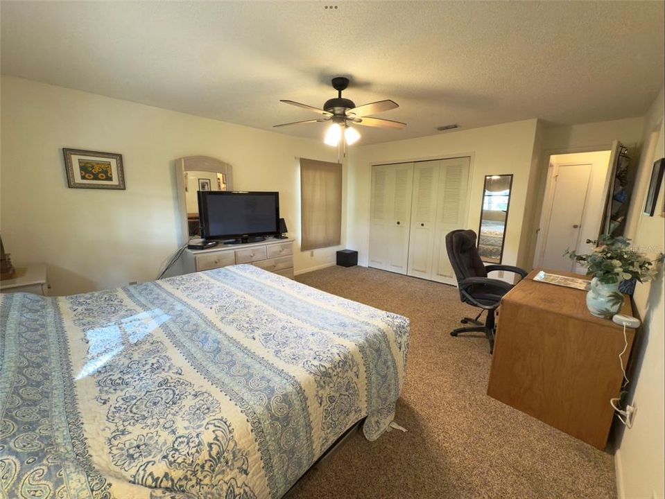 Active With Contract: $335,000 (3 beds, 2 baths, 1500 Square Feet)