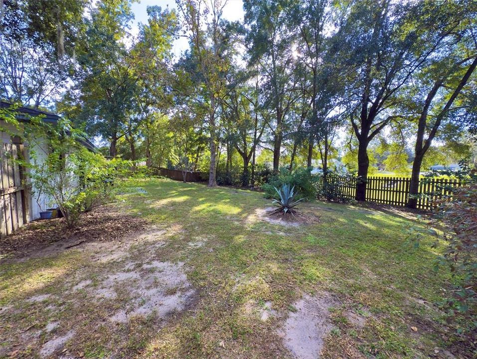 Active With Contract: $335,000 (3 beds, 2 baths, 1500 Square Feet)