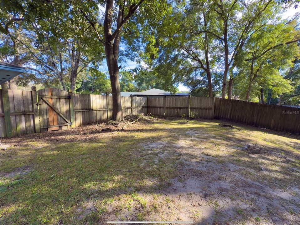 Active With Contract: $335,000 (3 beds, 2 baths, 1500 Square Feet)