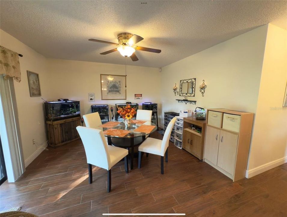 Active With Contract: $335,000 (3 beds, 2 baths, 1500 Square Feet)