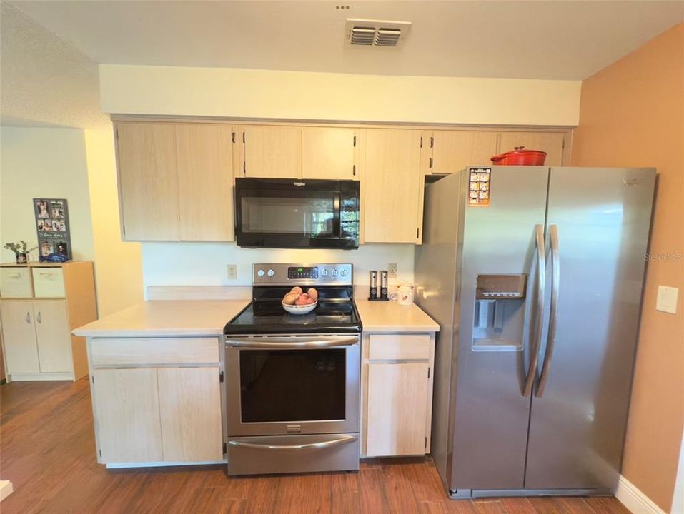 Active With Contract: $335,000 (3 beds, 2 baths, 1500 Square Feet)