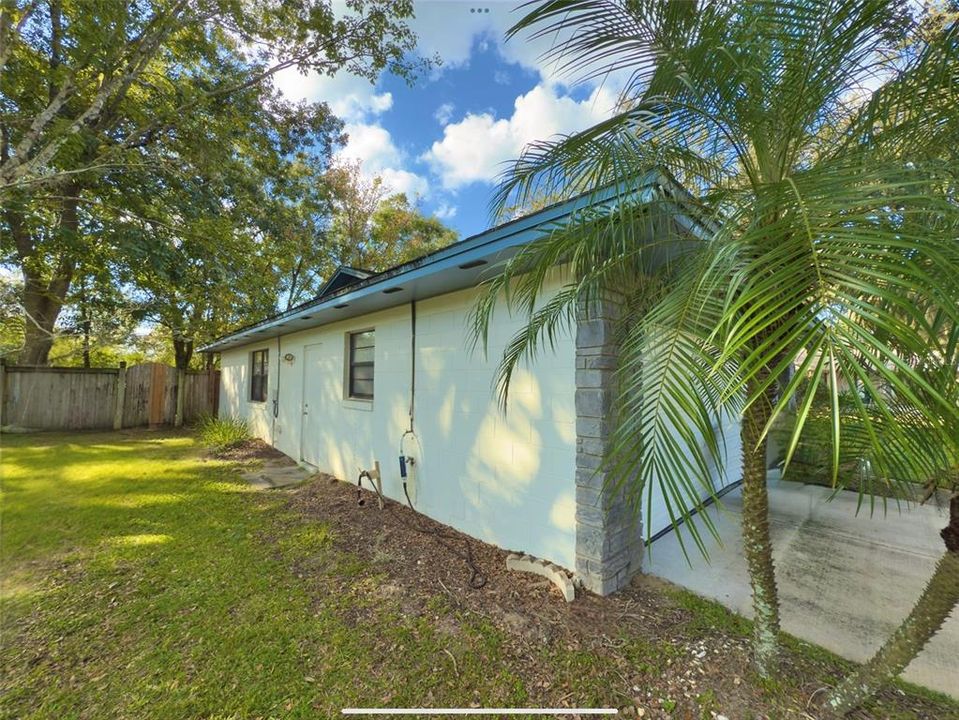 Active With Contract: $335,000 (3 beds, 2 baths, 1500 Square Feet)