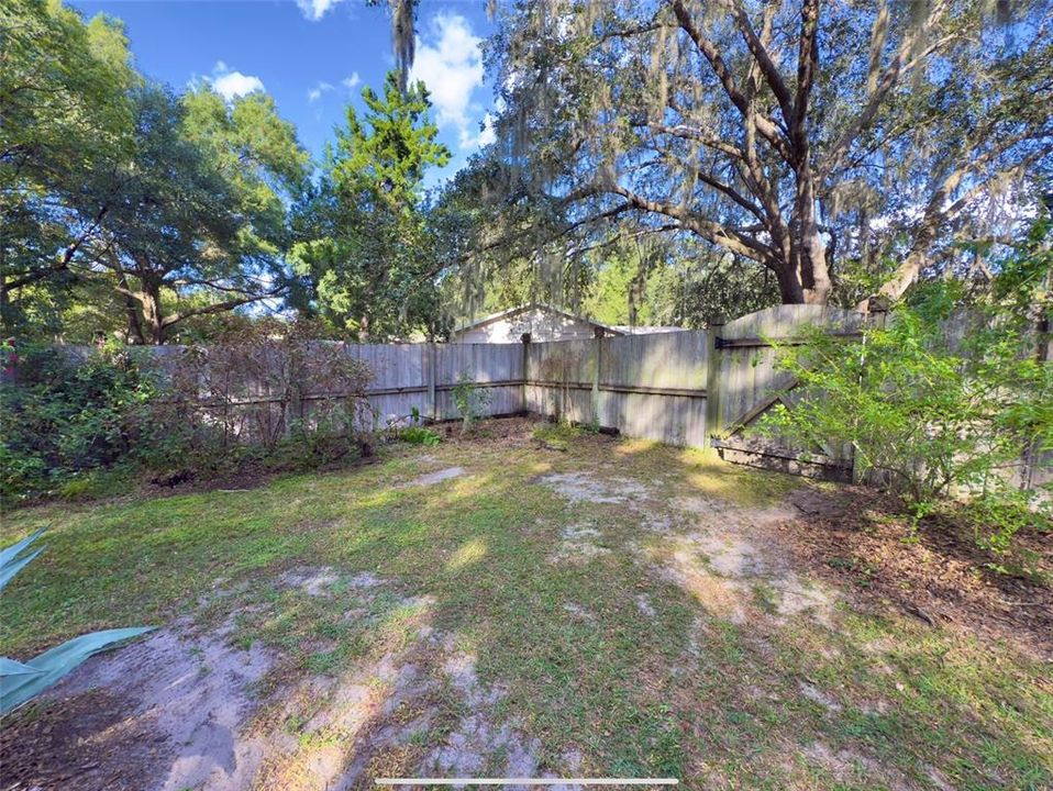 Active With Contract: $335,000 (3 beds, 2 baths, 1500 Square Feet)